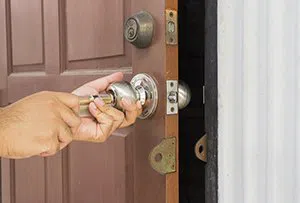 Baltimore Community Locksmith Baltimore, MD 410-246-6588 - emergency-locksmith-opening